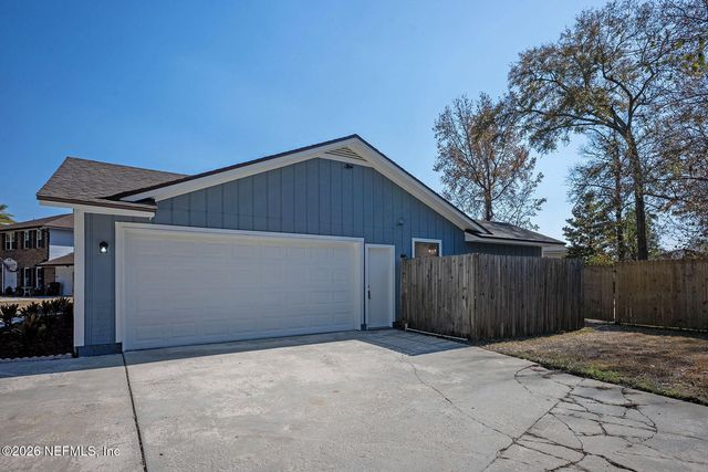 5046 NAVIA Court, Fleming Island, FL 32003