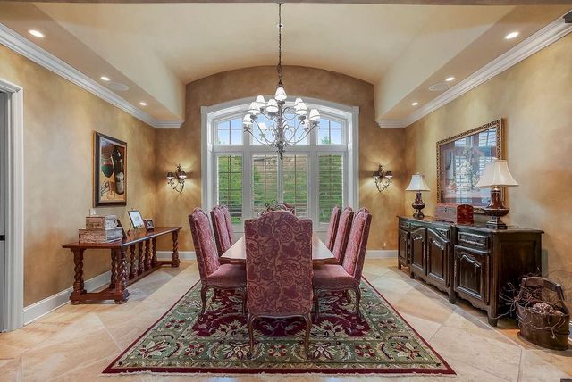 10462 S Oakcrest Lane, Olathe, KS 66061