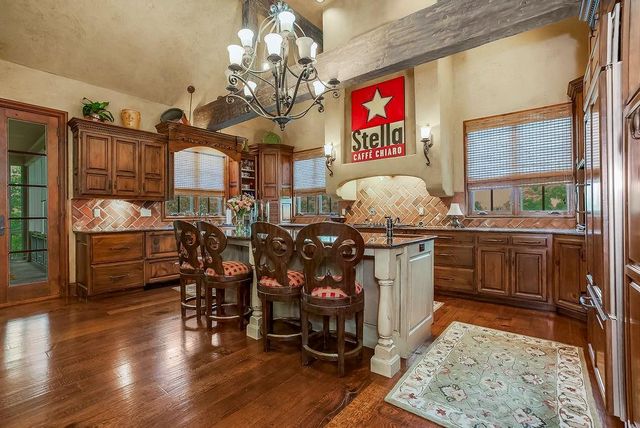 10462 S Oakcrest Lane, Olathe, KS 66061