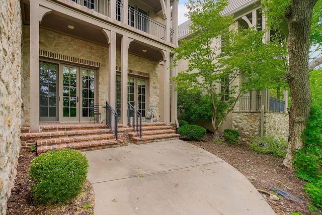 10462 S Oakcrest Lane, Olathe, KS 66061