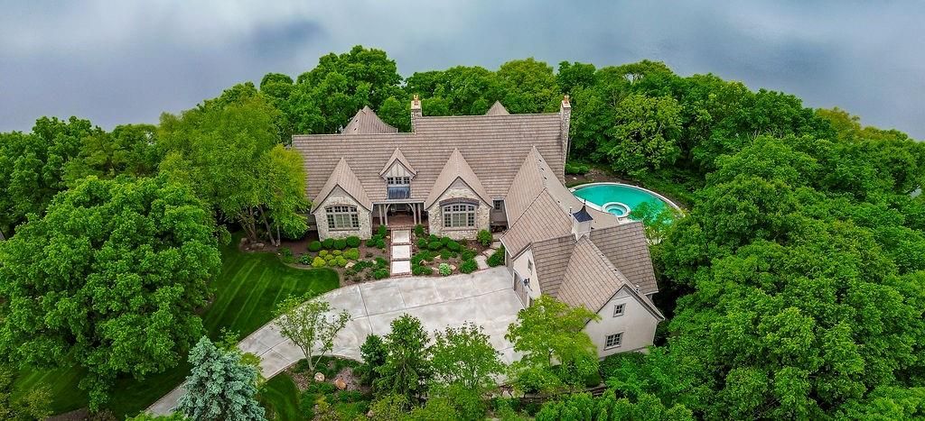 10462 S Oakcrest Lane, Olathe, KS 66061