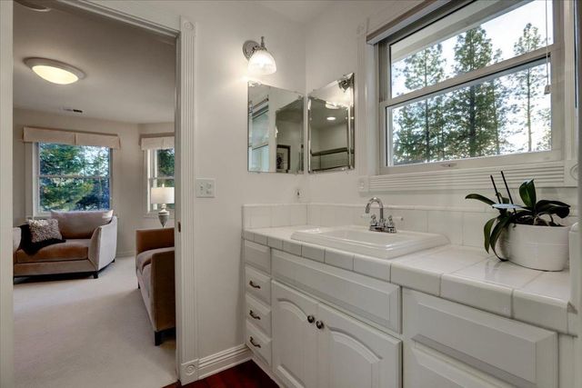 11174 Lower Circle Dr, Grass Valley, CA 95949