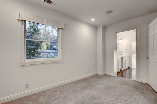 11174 Lower Circle Dr, Grass Valley, CA 95949