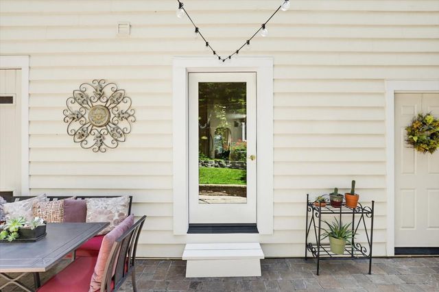 11174 Lower Circle Dr, Grass Valley, CA 95949