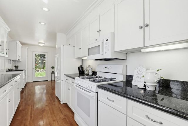 11174 Lower Circle Dr, Grass Valley, CA 95949