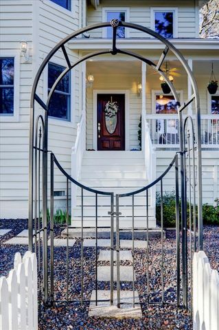 11174 Lower Circle Dr, Grass Valley, CA 95949