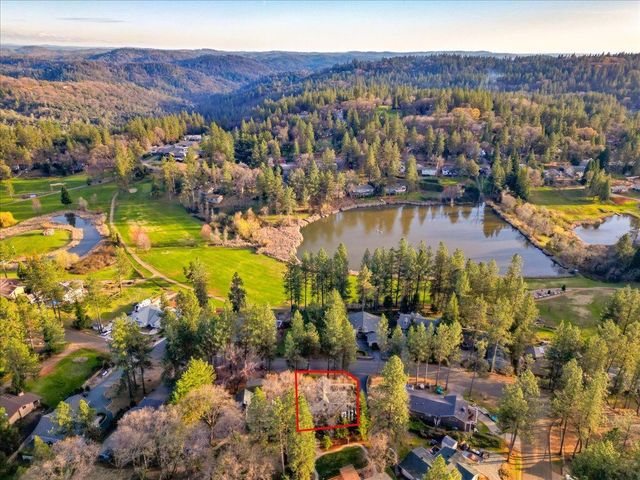 11174 Lower Circle Dr, Grass Valley, CA 95949
