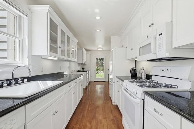 11174 Lower Circle Dr, Grass Valley, CA 95949