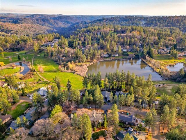 11174 Lower Circle Dr, Grass Valley, CA 95949