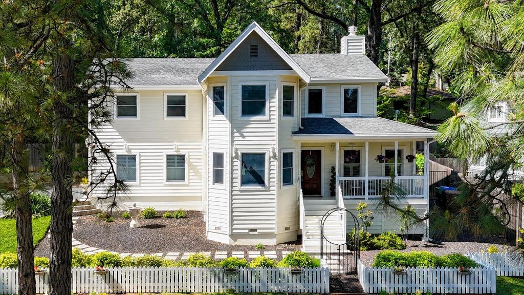 11174 Lower Circle Dr, Grass Valley, CA 95949