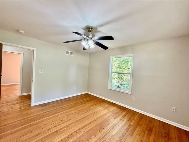 7727 E 55th Street, Kansas City, MO 64129