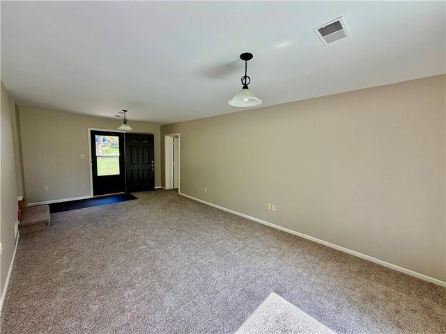 7727 E 55th Street, Kansas City, MO 64129