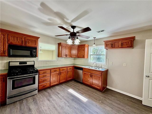 7727 E 55th Street, Kansas City, MO 64129