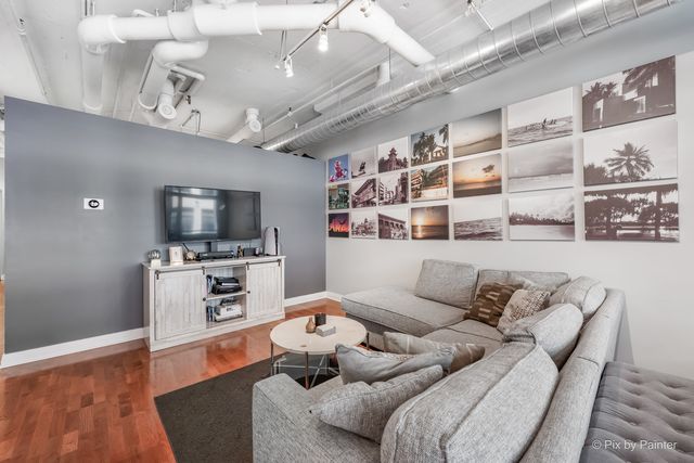 565 W Quincy Street 704, Chicago, IL 60661