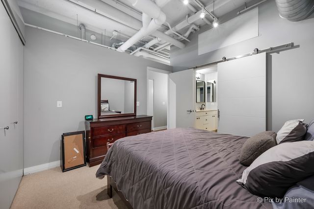 565 W Quincy Street 704, Chicago, IL 60661