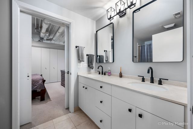 565 W Quincy Street 704, Chicago, IL 60661
