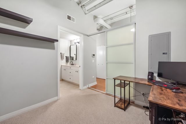 565 W Quincy Street 704, Chicago, IL 60661