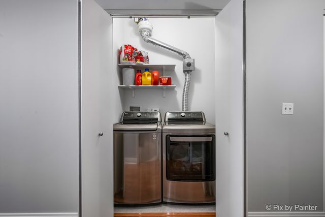 565 W Quincy Street 704, Chicago, IL 60661