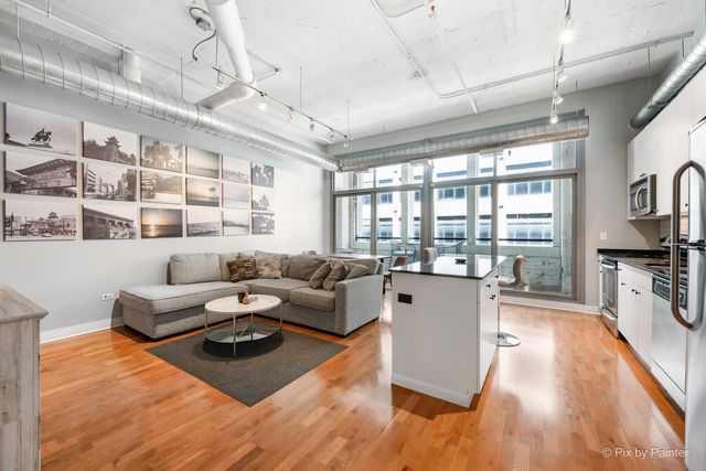 565 W Quincy Street 704, Chicago, IL 60661
