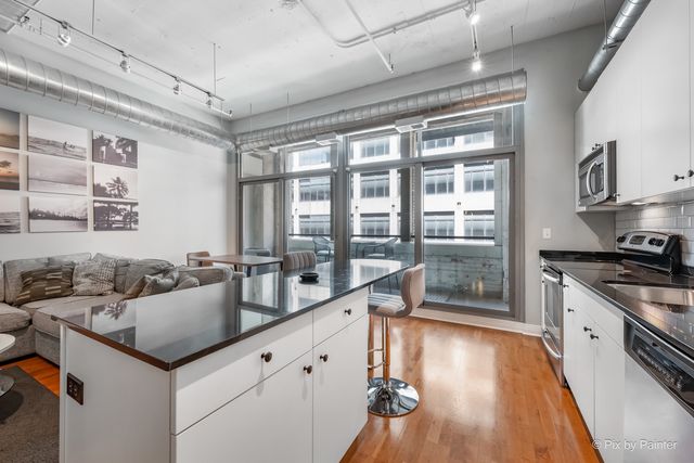 565 W Quincy Street 704, Chicago, IL 60661