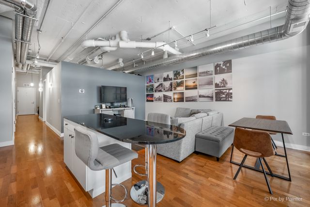 565 W Quincy Street 704, Chicago, IL 60661
