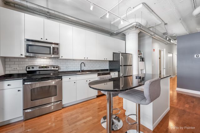 565 W Quincy Street 704, Chicago, IL 60661