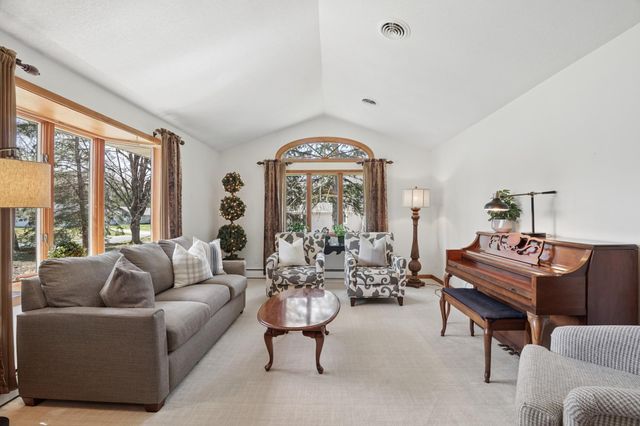 5770 Main Street W, Maple Plain, MN 55359