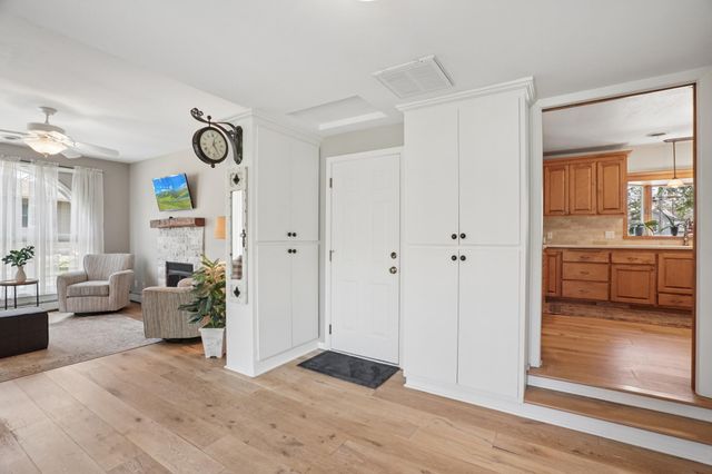 5770 Main Street W, Maple Plain, MN 55359