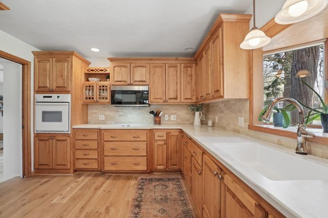 5770 Main Street W, Maple Plain, MN 55359