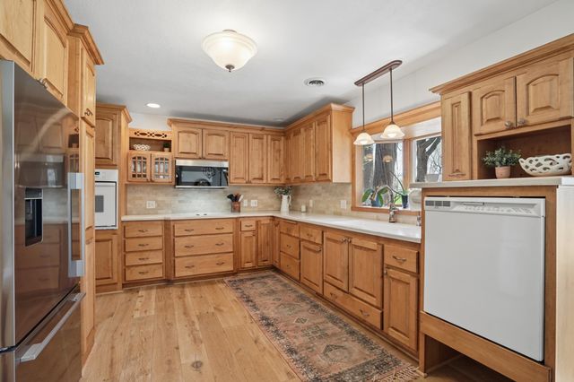 5770 Main Street W, Maple Plain, MN 55359