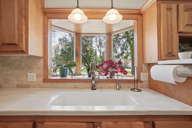 5770 Main Street W, Maple Plain, MN 55359