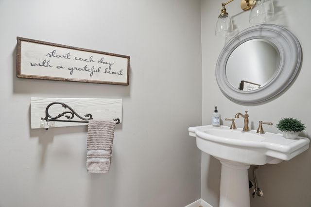 5770 Main Street W, Maple Plain, MN 55359