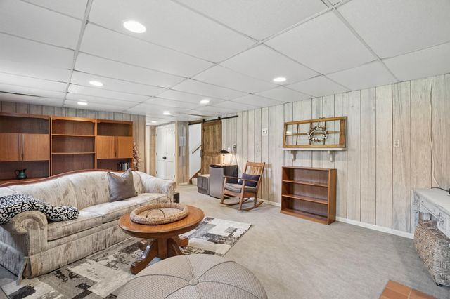 5770 Main Street W, Maple Plain, MN 55359