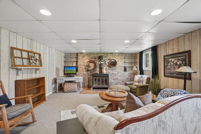 5770 Main Street W, Maple Plain, MN 55359