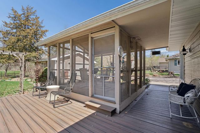 5770 Main Street W, Maple Plain, MN 55359