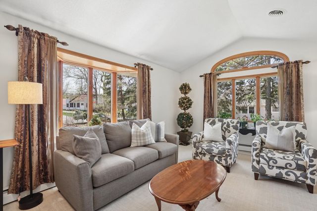 5770 Main Street W, Maple Plain, MN 55359