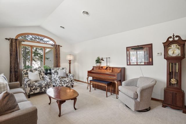 5770 Main Street W, Maple Plain, MN 55359