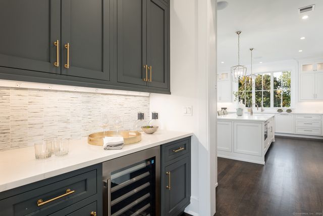 928 West Road, New Canaan, CT 06840