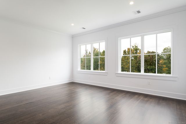 928 West Road, New Canaan, CT 06840