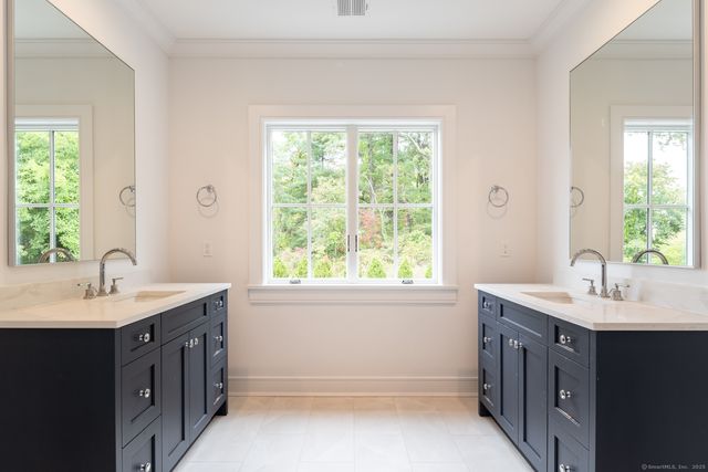 928 West Road, New Canaan, CT 06840