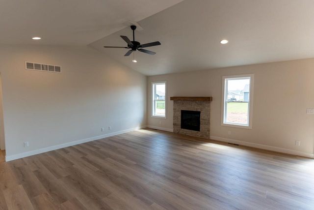 N9222 ANTON STREET, Appleton, WI 54915