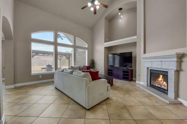 2413 Mountain Falls Court, Friendswood, TX 77546