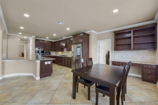 2413 Mountain Falls Court, Friendswood, TX 77546