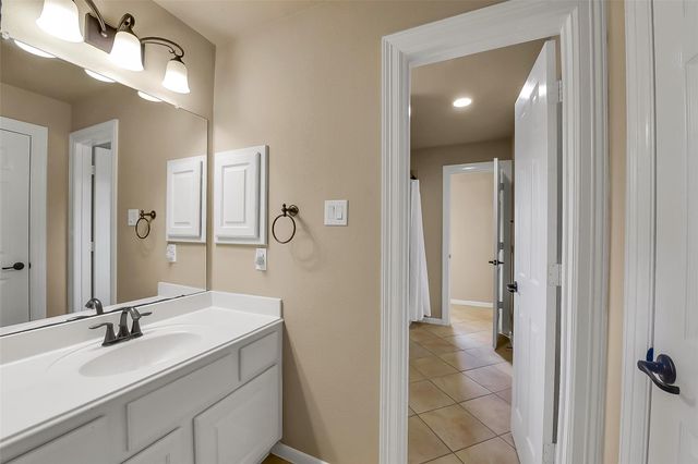 2413 Mountain Falls Court, Friendswood, TX 77546