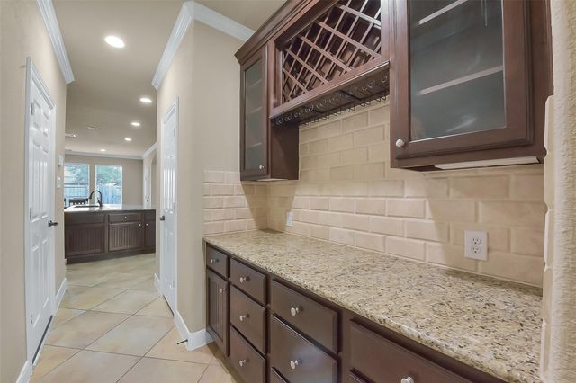 2413 Mountain Falls Court, Friendswood, TX 77546