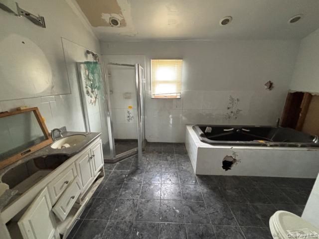 13 Merril Place, Inwood, NY 11096