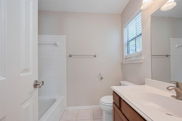 2211 S Kirkwood Road 19, Houston, TX 77077