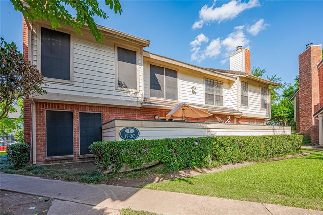 2211 S Kirkwood Road 19, Houston, TX 77077