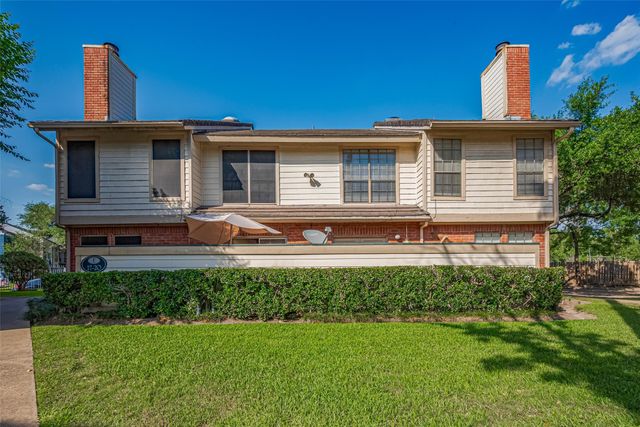 2211 S Kirkwood Road 19, Houston, TX 77077