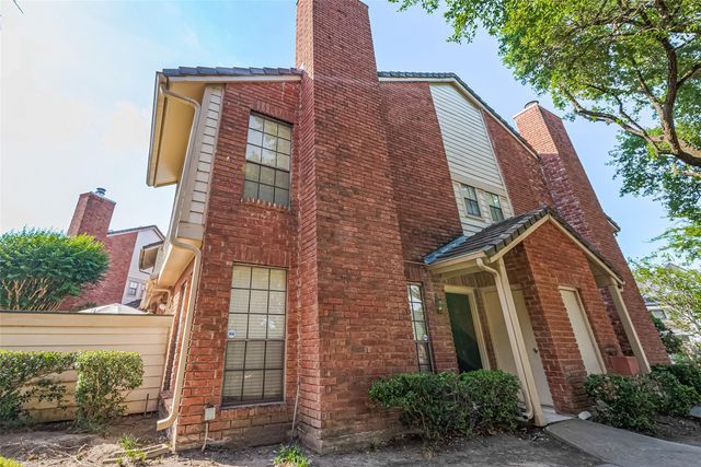 2211 S Kirkwood Road 19, Houston, TX 77077